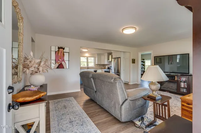 $349,900 | 332 Deerlick Road, Piney Flats, TN 37686