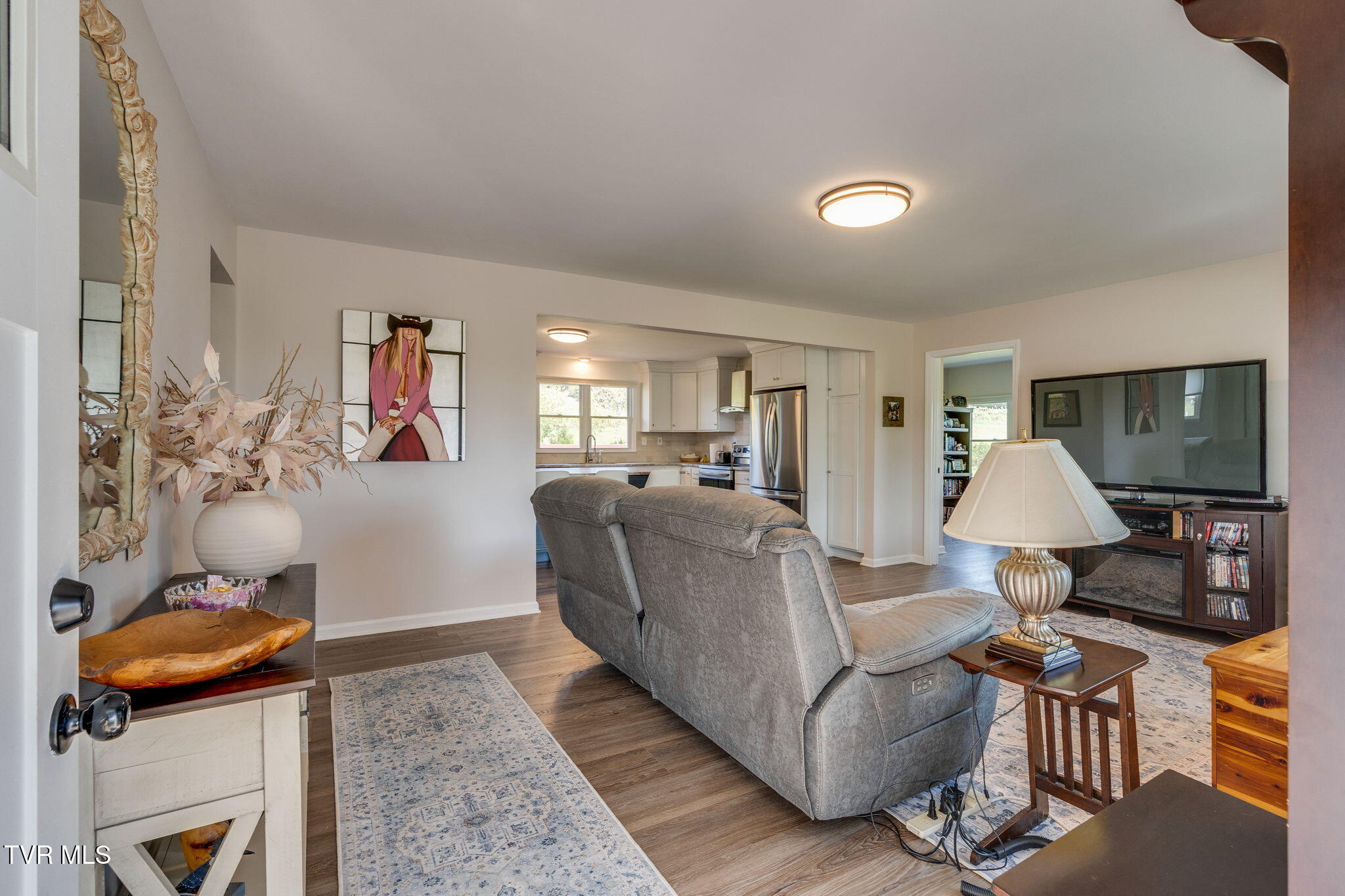 332 Deerlick Road Piney Flats, TN 37686 - Photo 2 of 36 004