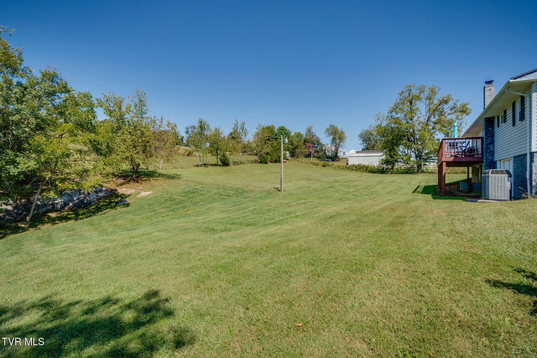 332 Deerlick Road Piney Flats, TN 37686 - Photo 28 of 36 027