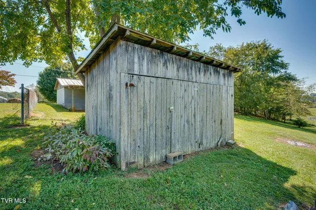 $349,900 | 332 Deerlick Road, Piney Flats, TN 37686