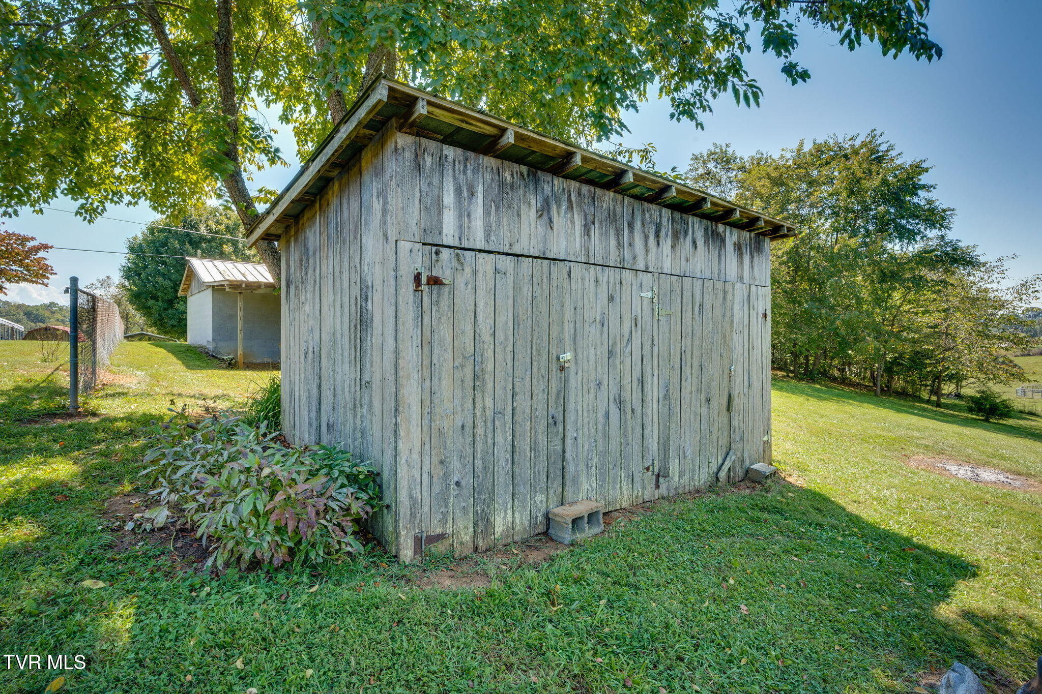 332 Deerlick Road Piney Flats, TN 37686 - Photo 29 of 36 029