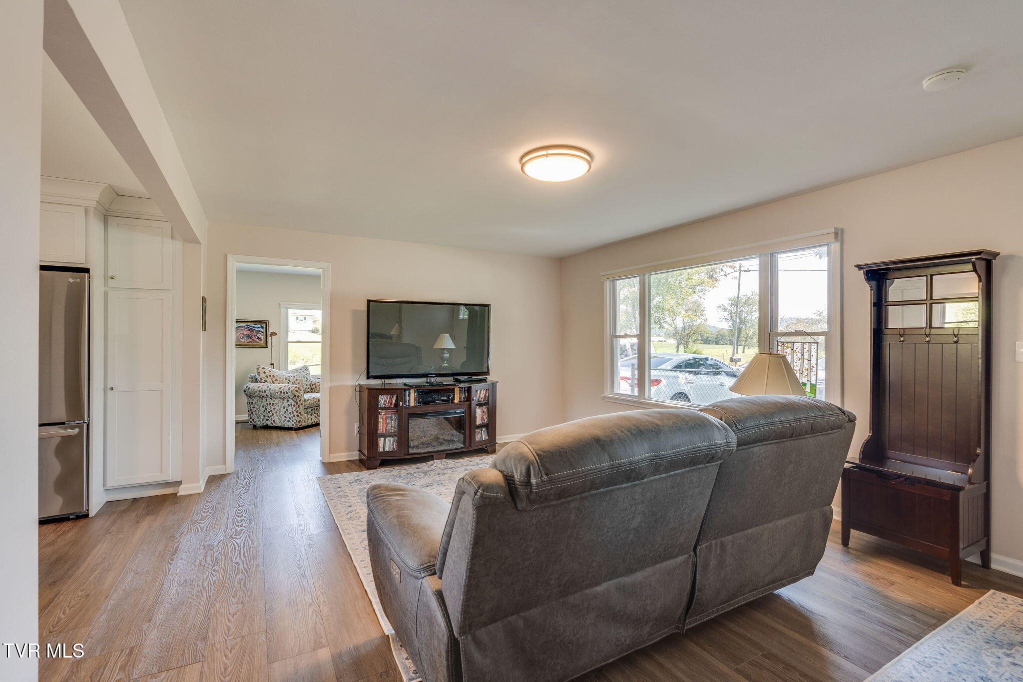 332 Deerlick Road Piney Flats, TN 37686 - Photo 3 of 36 005