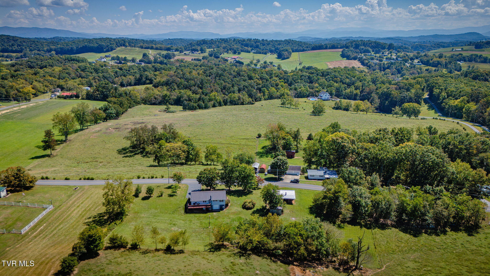 332 Deerlick Road Piney Flats, TN 37686 - Photo 35 of 36 104