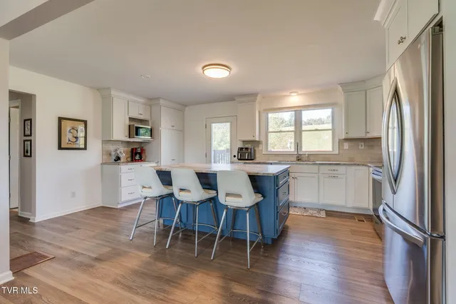 $349,900 | 332 Deerlick Road, Piney Flats, TN 37686