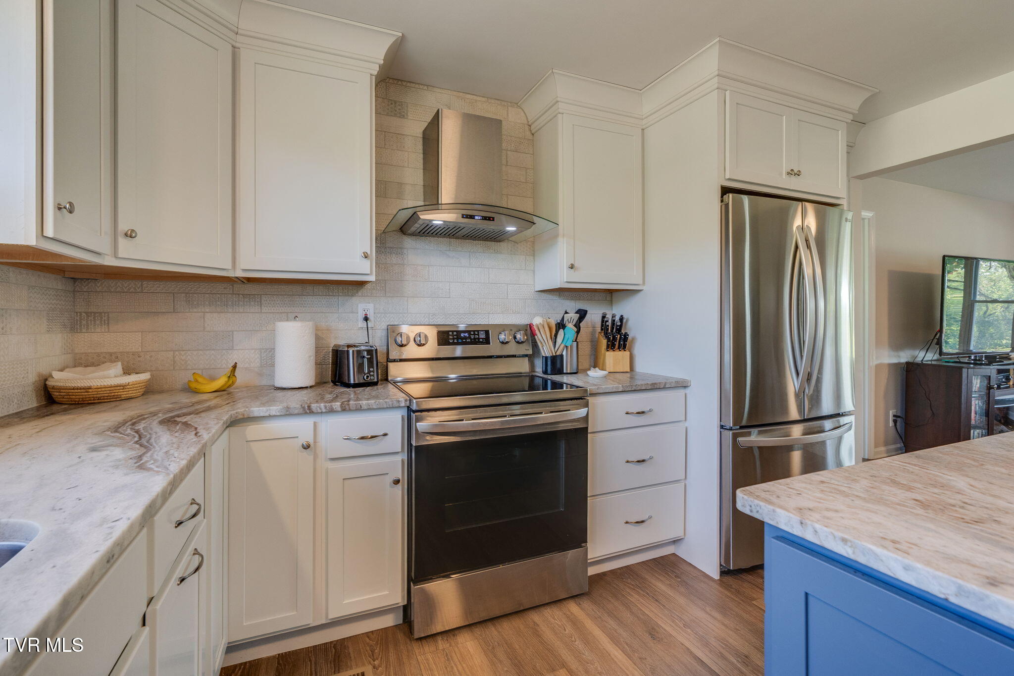 332 Deerlick Road Piney Flats, TN 37686 - Photo 8 of 36 010