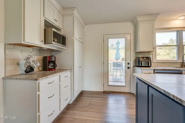 $349,900 | 332 Deerlick Road, Piney Flats, TN 37686