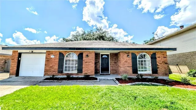 $229,999 | 268 Sugarpine Drive, Gretna, LA 70056