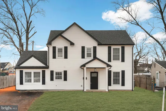 $575,000 | 122 Ivy Hill Road, Levittown, PA 19057