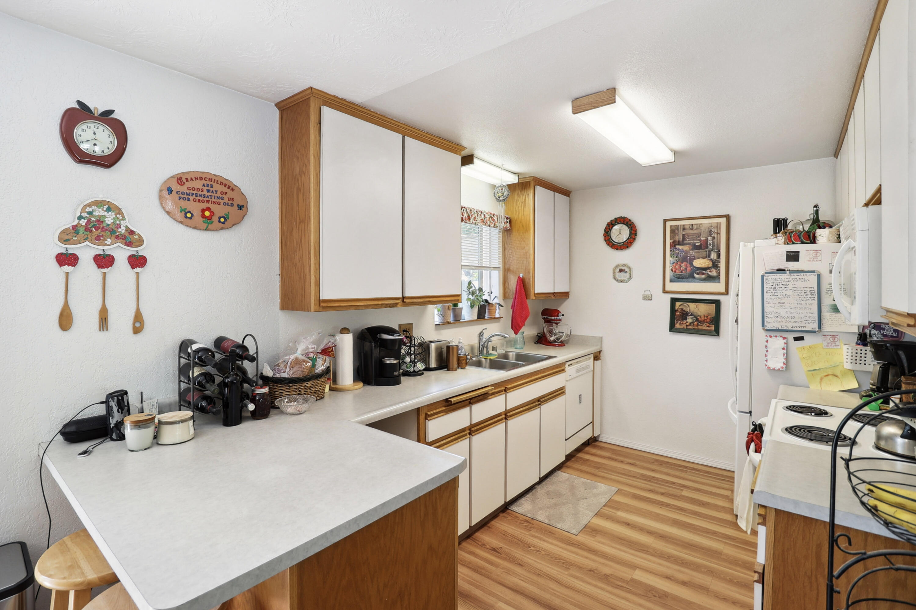 14851 Ravine Road Redding, CA 96003 - Photo 12 of 32 Kitchen