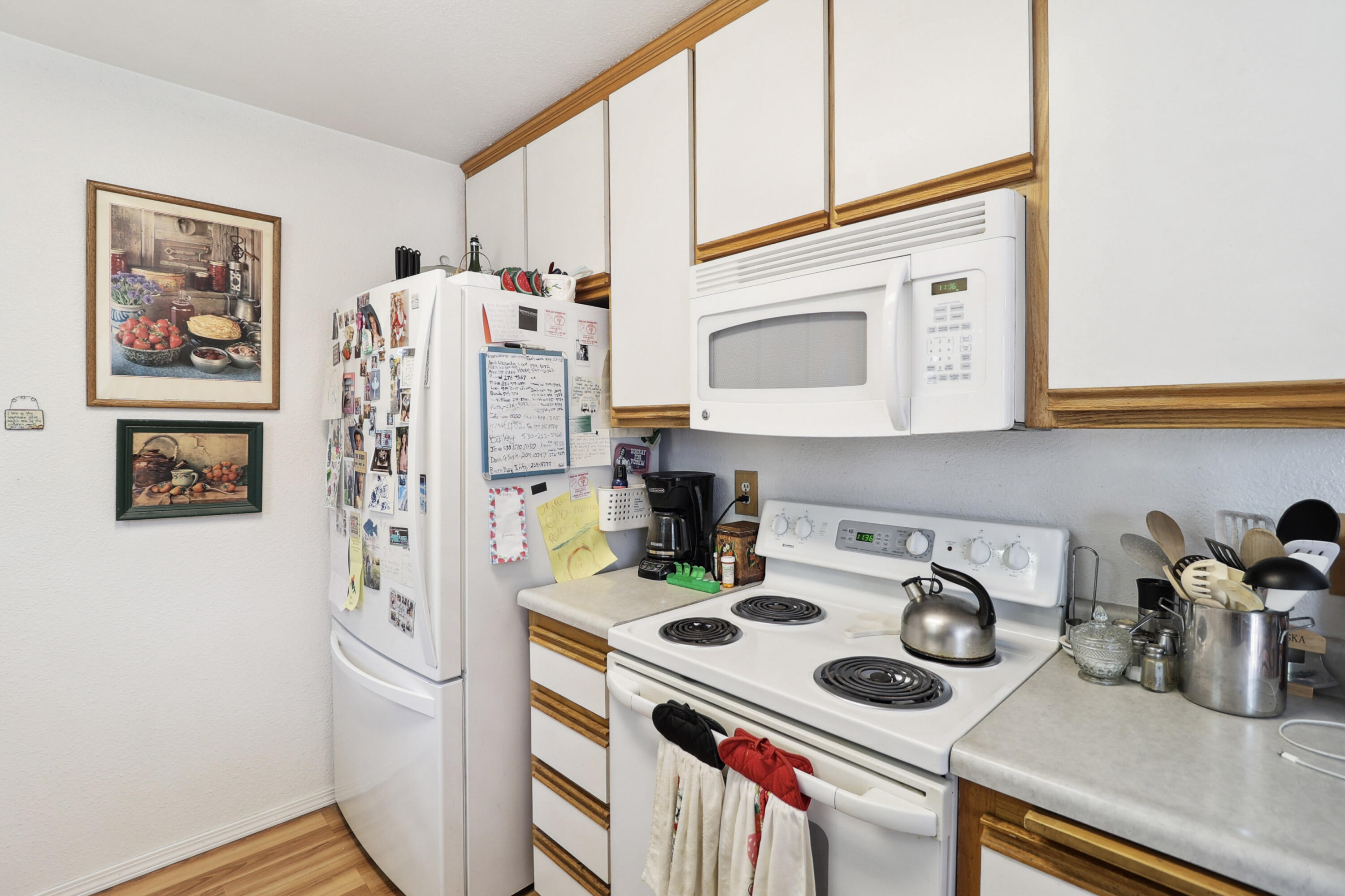 14851 Ravine Road Redding, CA 96003 - Photo 13 of 32 Kitchen