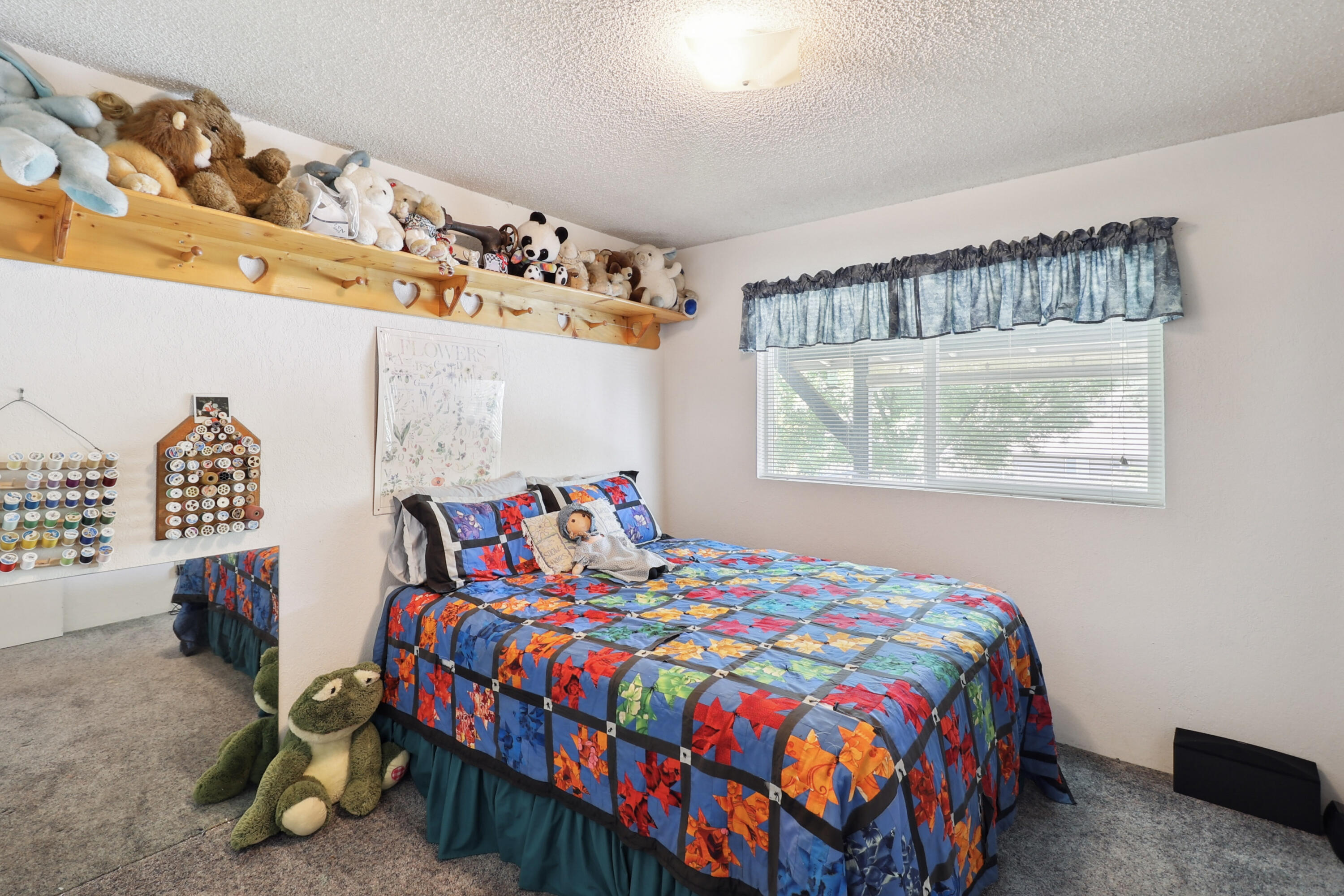 14851 Ravine Road Redding, CA 96003 - Photo 16 of 32 Bedroom 1