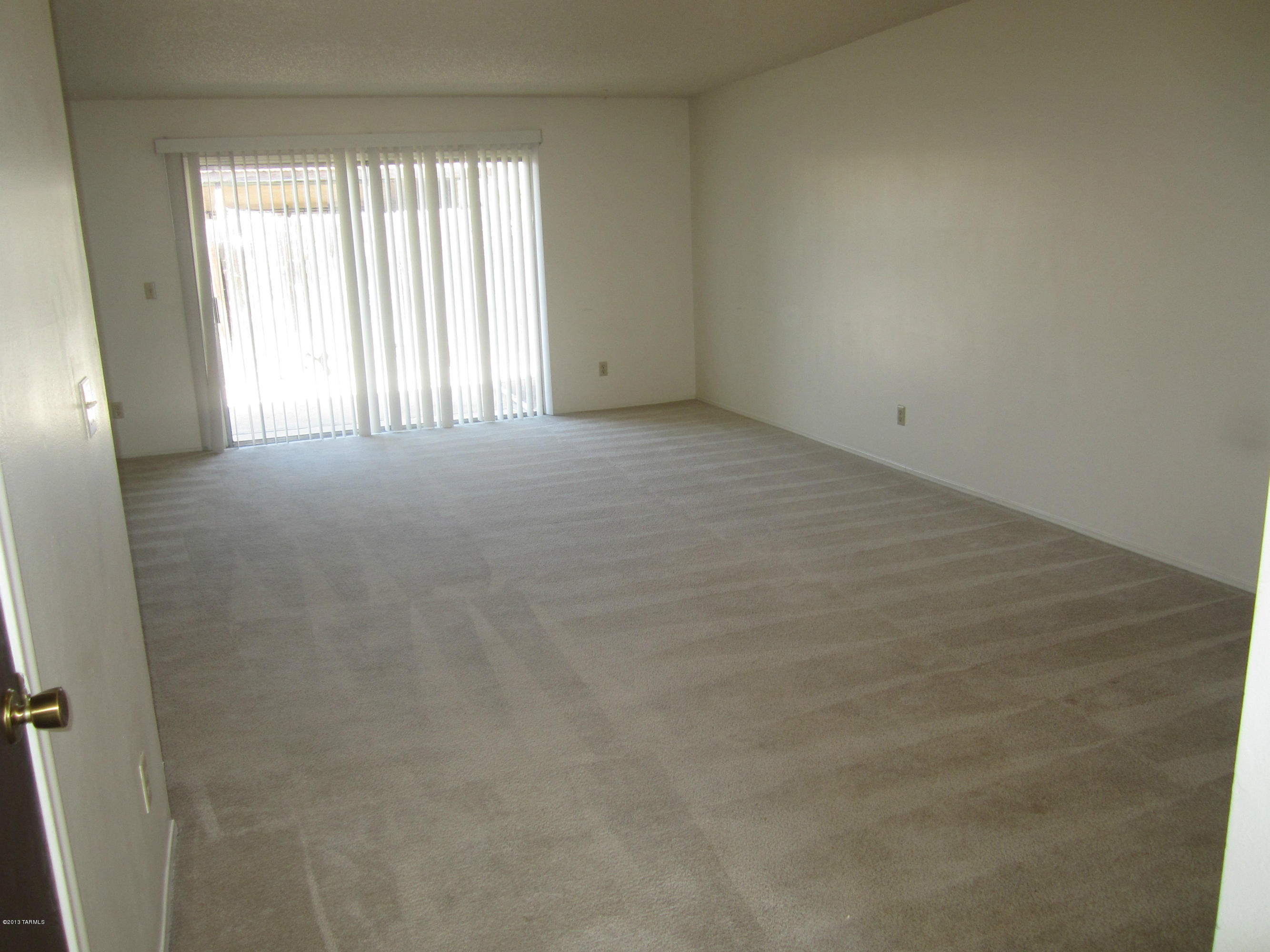 958 South Pantano Road Tucson, AZ 85710 - Photo 2 of 11