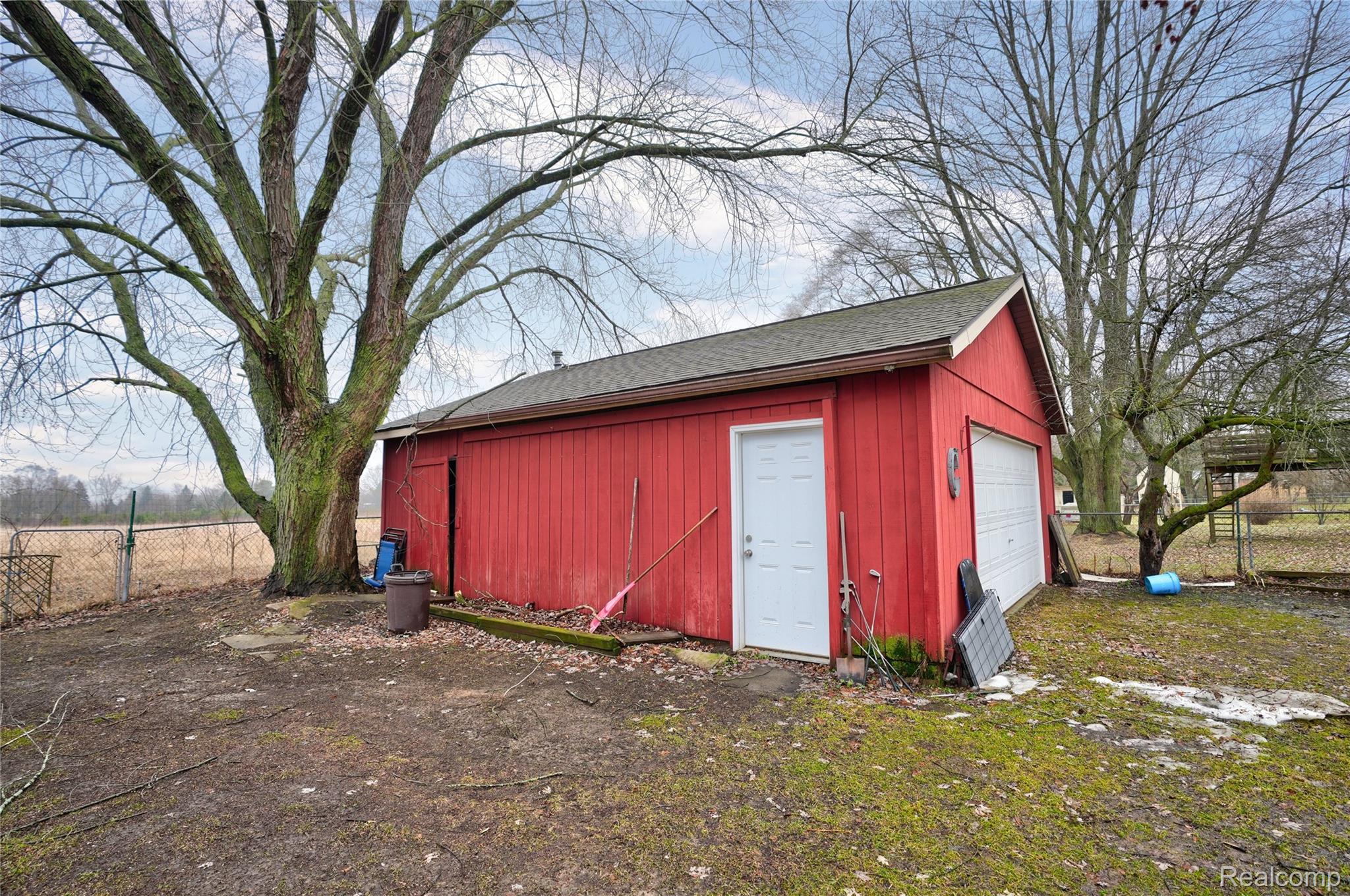 6076 East Carpenter Road Flint, MI 48506 - Photo 6 of 67 View of outdoor structure
