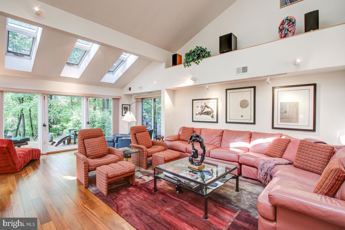 2117 South Bay Lane Reston, VA 20191 - Photo 4 of 35