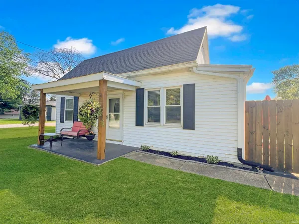 $129,900 | 704 South Main Street, Chrisney, IN 47611