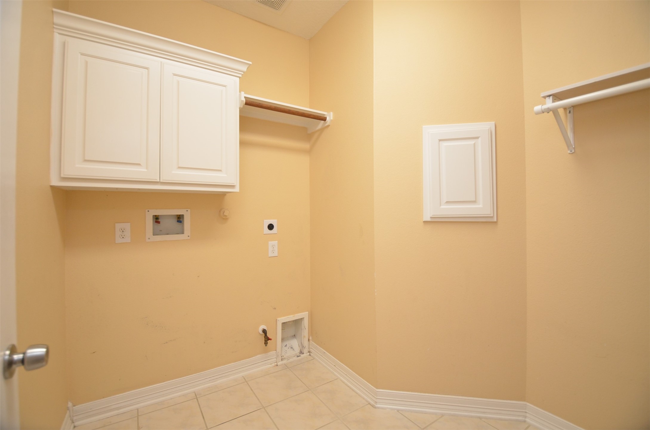 22018 Rustic Shores Lane Katy, TX 77450 - Photo 20 of 50 Laundry Room