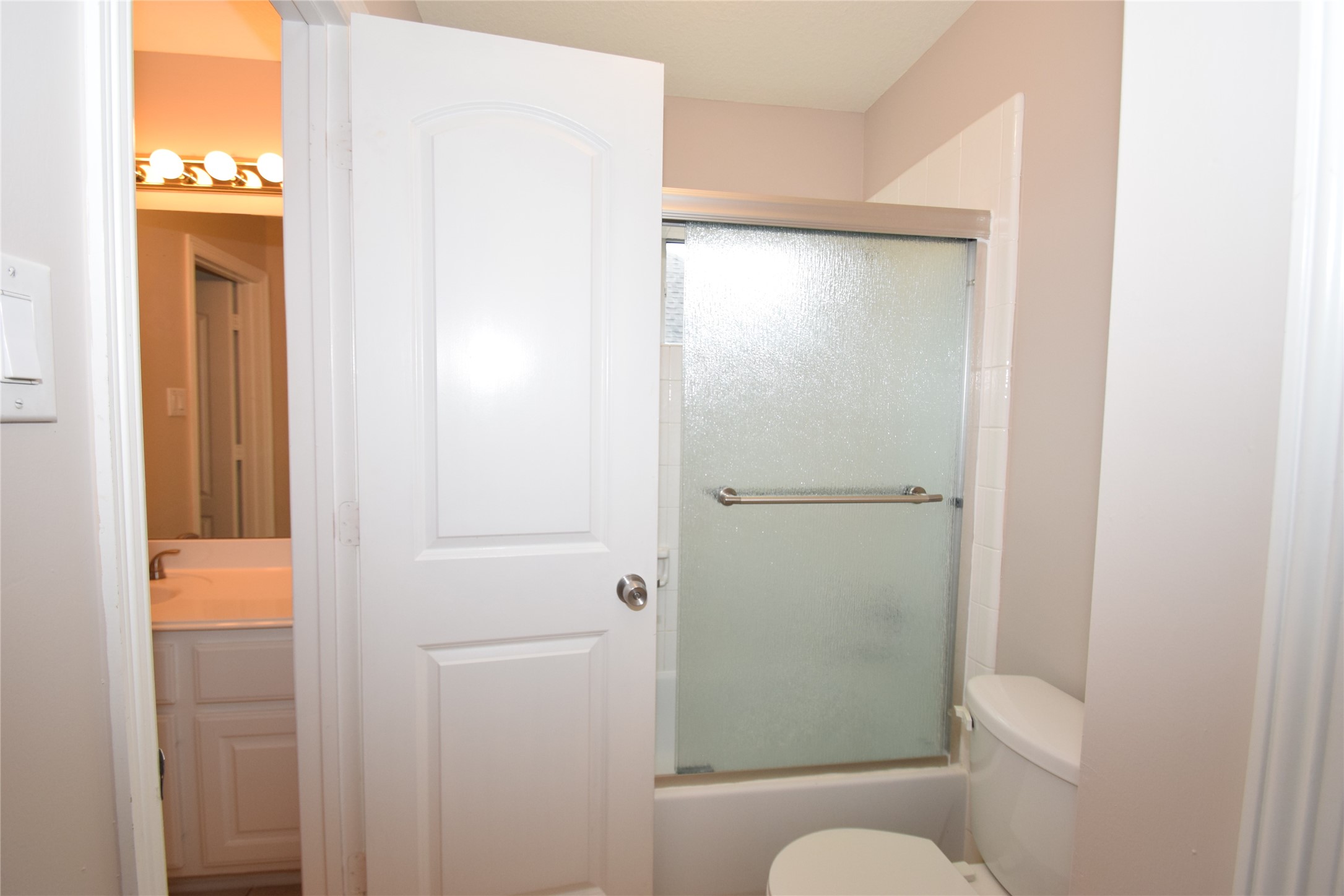 22018 Rustic Shores Lane Katy, TX 77450 - Photo 31 of 46 Hollywood style bath.