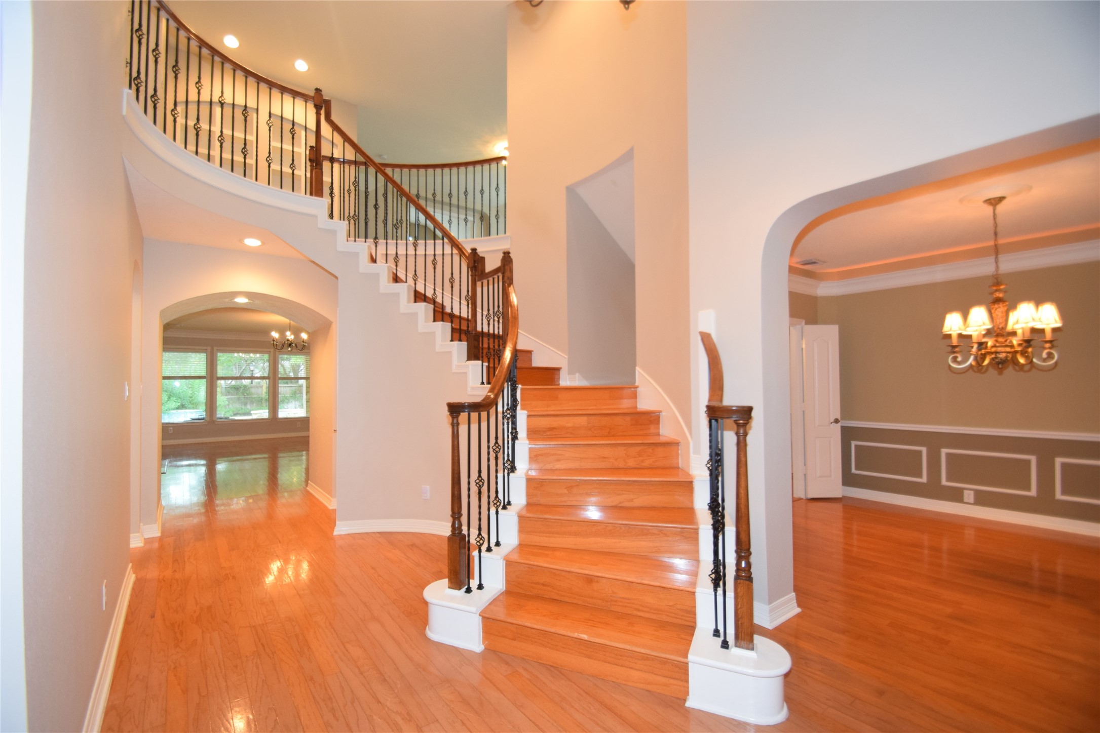 22018 Rustic Shores Lane Katy, TX 77450 - Photo 5 of 46 Stunning stairway view from the entry.