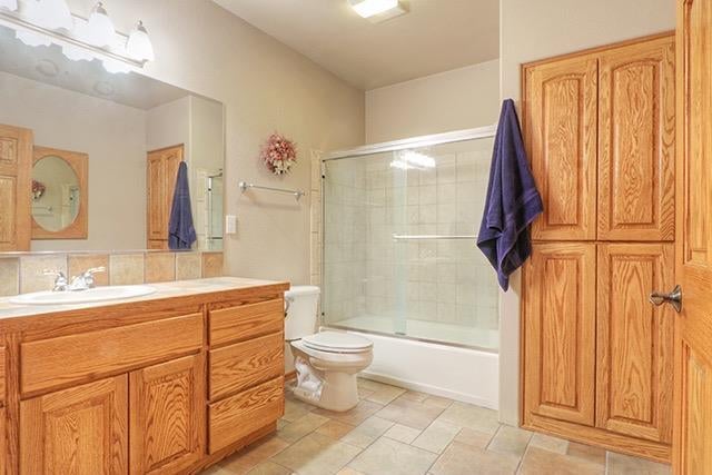 6643 Donaldson Road Grants Pass, OR 97526 - Photo 29 of 35 Downstairs guest bathroom