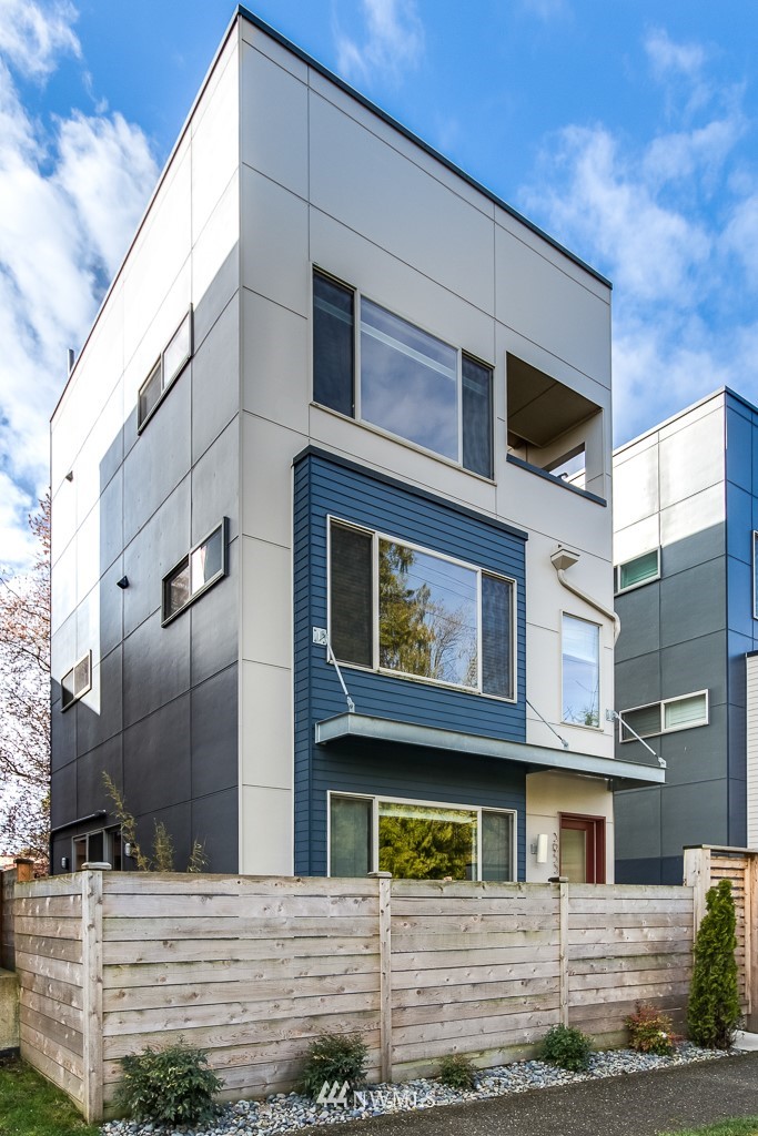 3953 Southwest Oregon Street Seattle, WA 98116 - Photo 1 of 21 Gallery Image 1