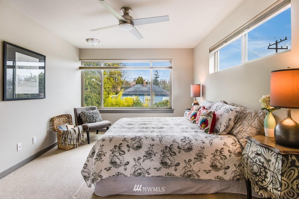 3953 Southwest Oregon Street Seattle, WA 98116 - Photo 13 of 21 Gallery Image 13