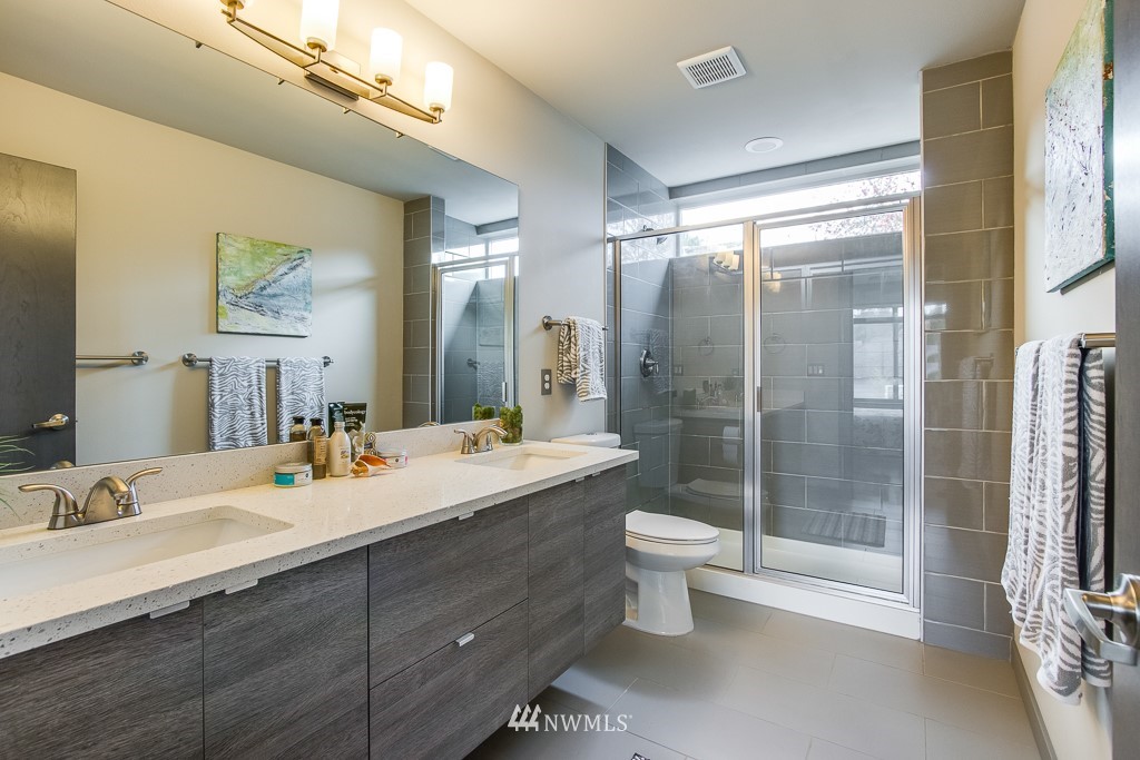3953 Southwest Oregon Street Seattle, WA 98116 - Photo 14 of 21 Gallery Image 14