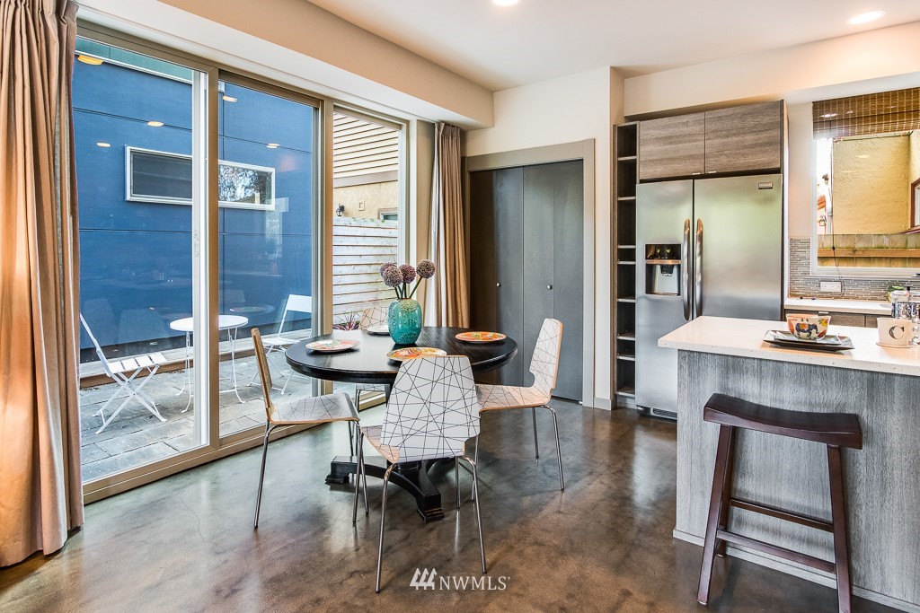 3953 Southwest Oregon Street Seattle, WA 98116 - Photo 7 of 21 Gallery Image 7