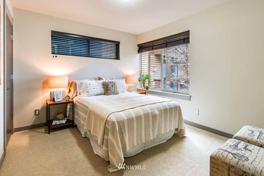 3953 Southwest Oregon Street Seattle, WA 98116 - Photo 10 of 21 Gallery Image 10
