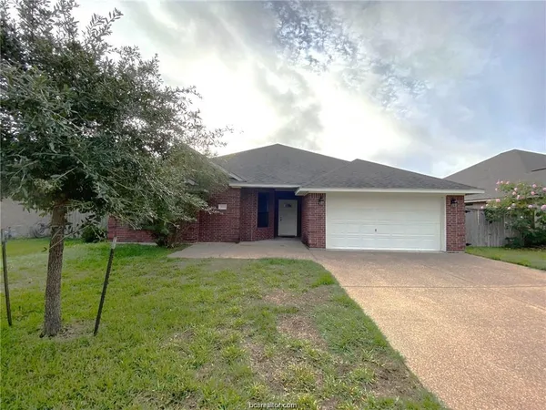$2,300 | 904 Ladove Drive, College Station, TX 77845
