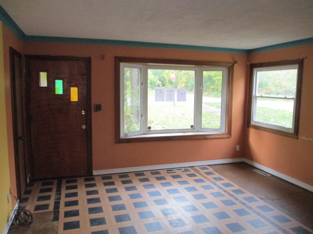 393 Ridge Avenue Crystal Lake, IL 60014 - Photo 2 of 21