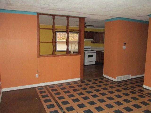 393 Ridge Avenue Crystal Lake, IL 60014 - Photo 3 of 21