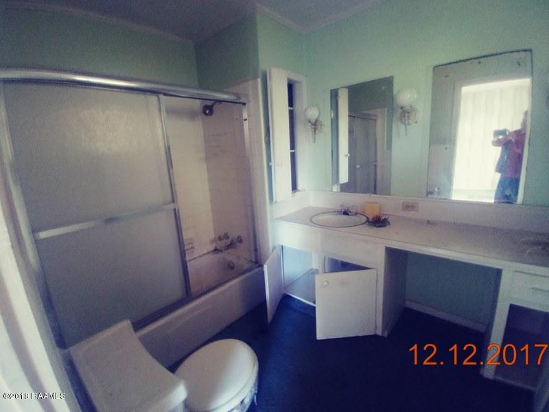 311 Sidney Martin Road Lafayette, LA 70507 - Photo 9 of 33 20171211_133044-rotate