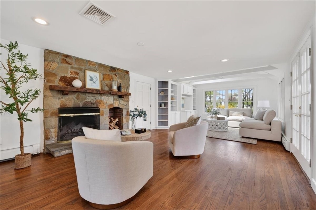 3 Sentinel Road Hingham, MA 02043 - Photo 4 of 37