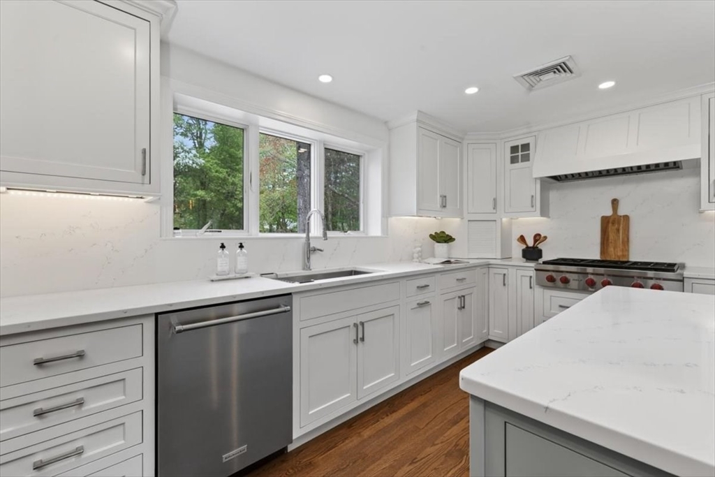 3 Sentinel Road Hingham, MA 02043 - Photo 10 of 37