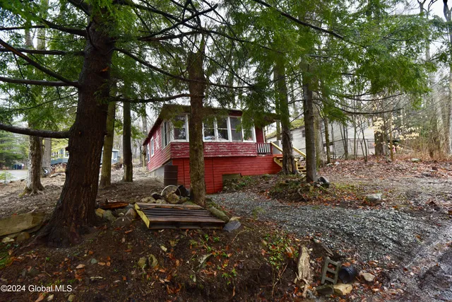 $119,500 | 4 Clark Avenue, Greenfield, NY 12850