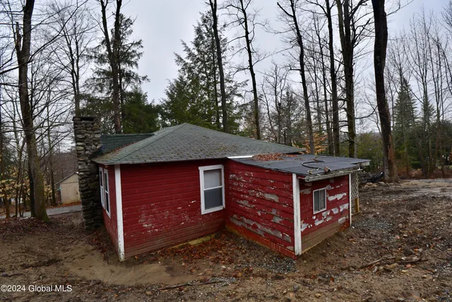 $119,500 | 4 Clark Avenue, Greenfield, NY 12850