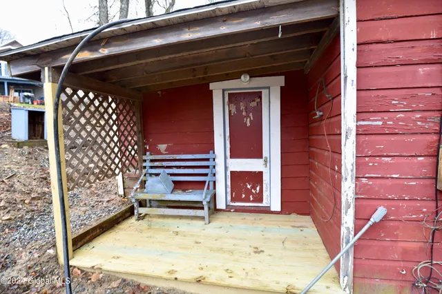 $119,500 | 4 Clark Avenue, Greenfield, NY 12850