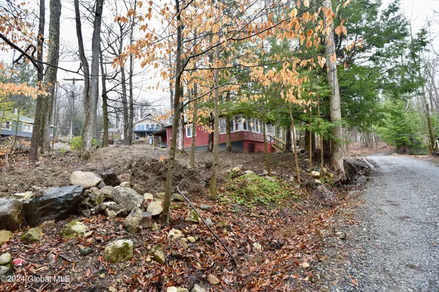 $119,500 | 4 Clark Avenue, Greenfield, NY 12850