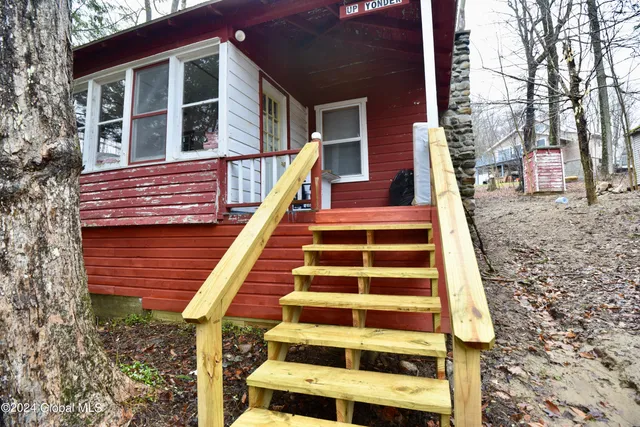 $119,500 | 4 Clark Avenue, Greenfield, NY 12850