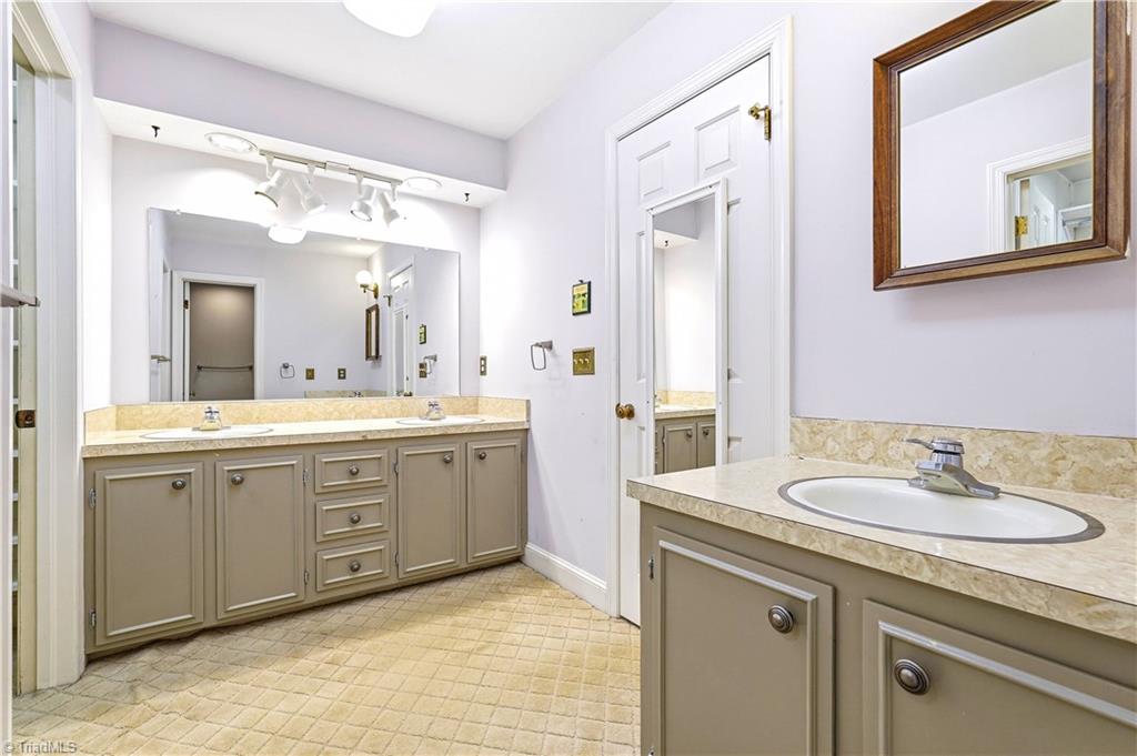612 Hertford Road Winston-Salem, NC 27104 - Photo 29 of 49