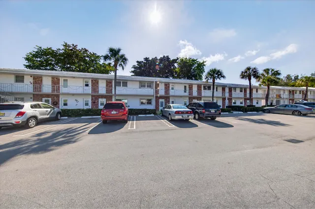 $119,000 | 2551 West Golf Boulevard, Unit 209, Pompano Beach, FL 33064