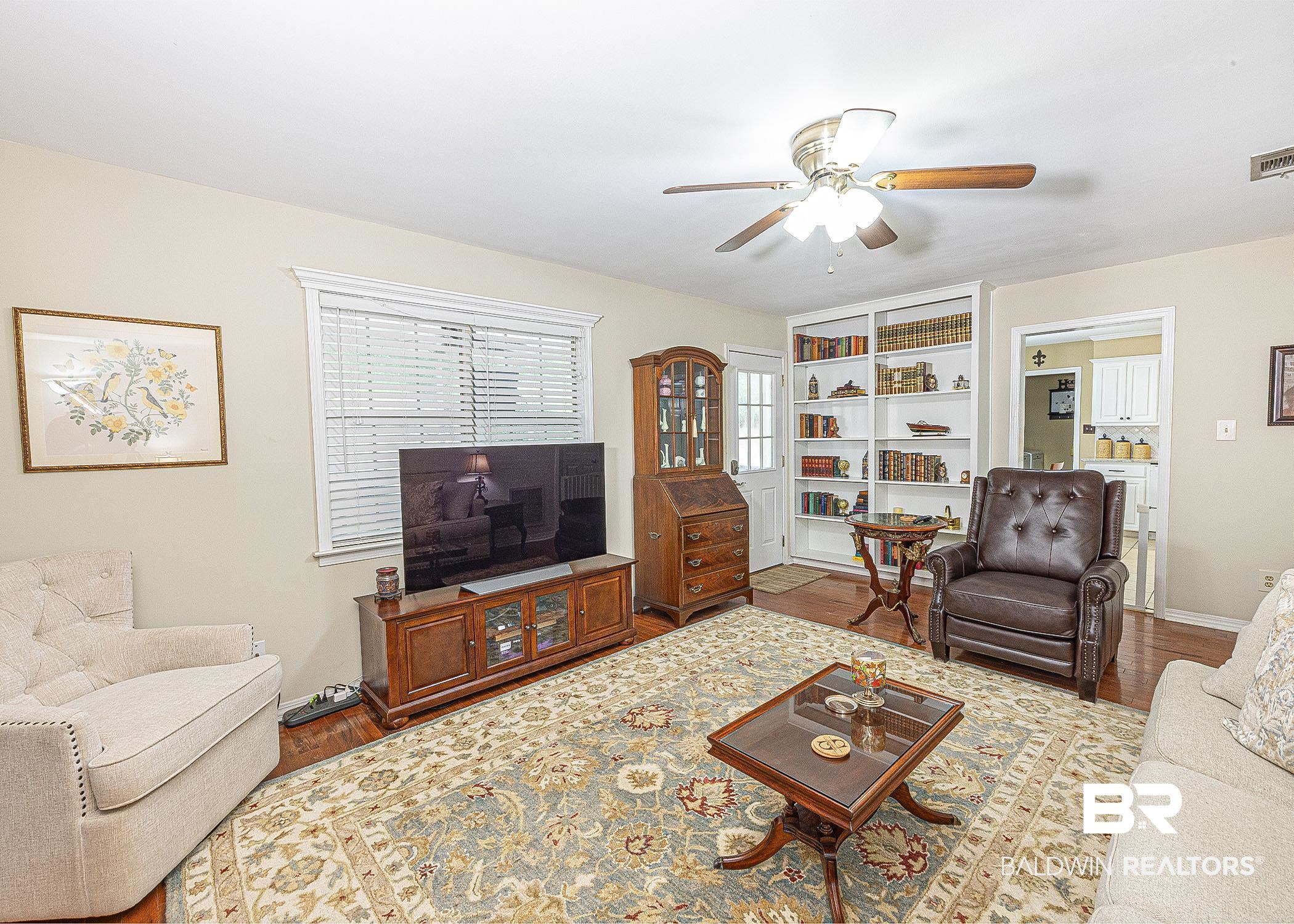 621 Ridgewood Drive Daphne, AL 36526 - Photo 7 of 28 Living Room
