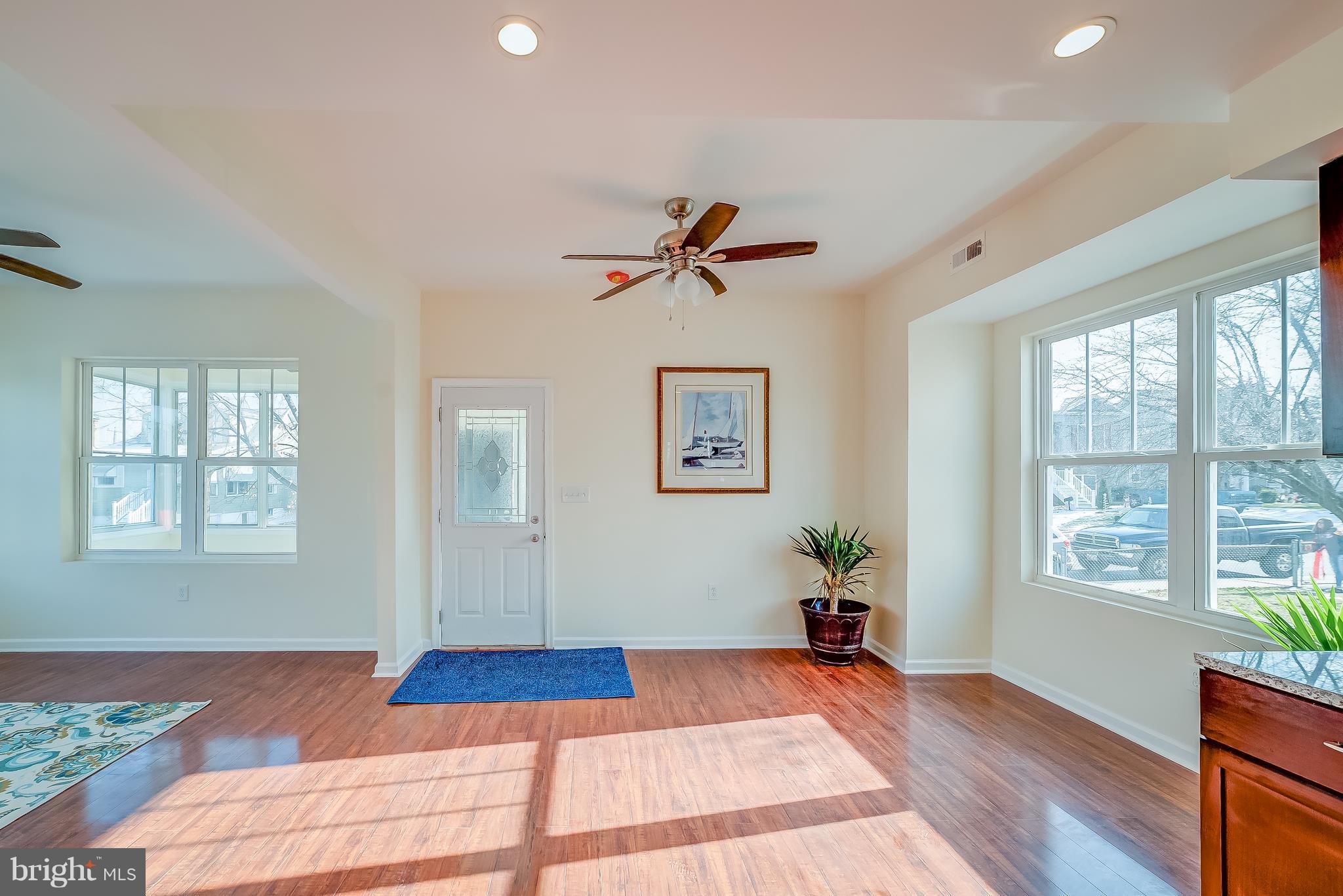 3108 Lynch Road Baltimore, MD 21219 - Photo 3 of 18 Living Room