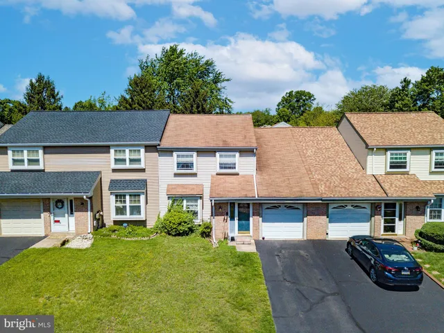 $412,000 | 4 Beaver Hill Road, Horsham, PA 19044