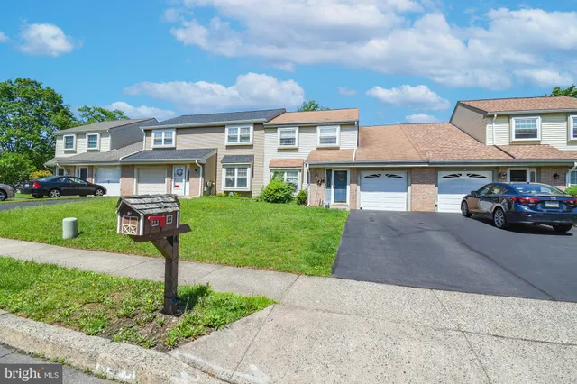 $412,000 | 4 Beaver Hill Road, Horsham, PA 19044
