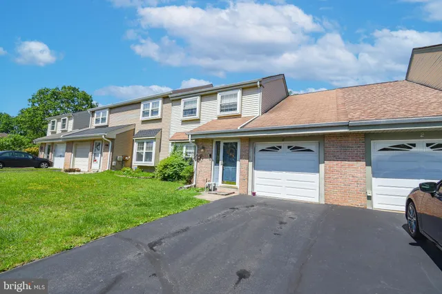 $412,000 | 4 Beaver Hill Road, Horsham, PA 19044