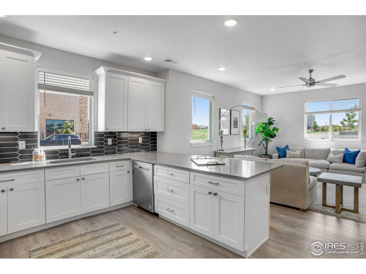 4125 24th Street Road, Unit 23 Greeley, CO 80634 - Photo 10 of 23 Kitchen