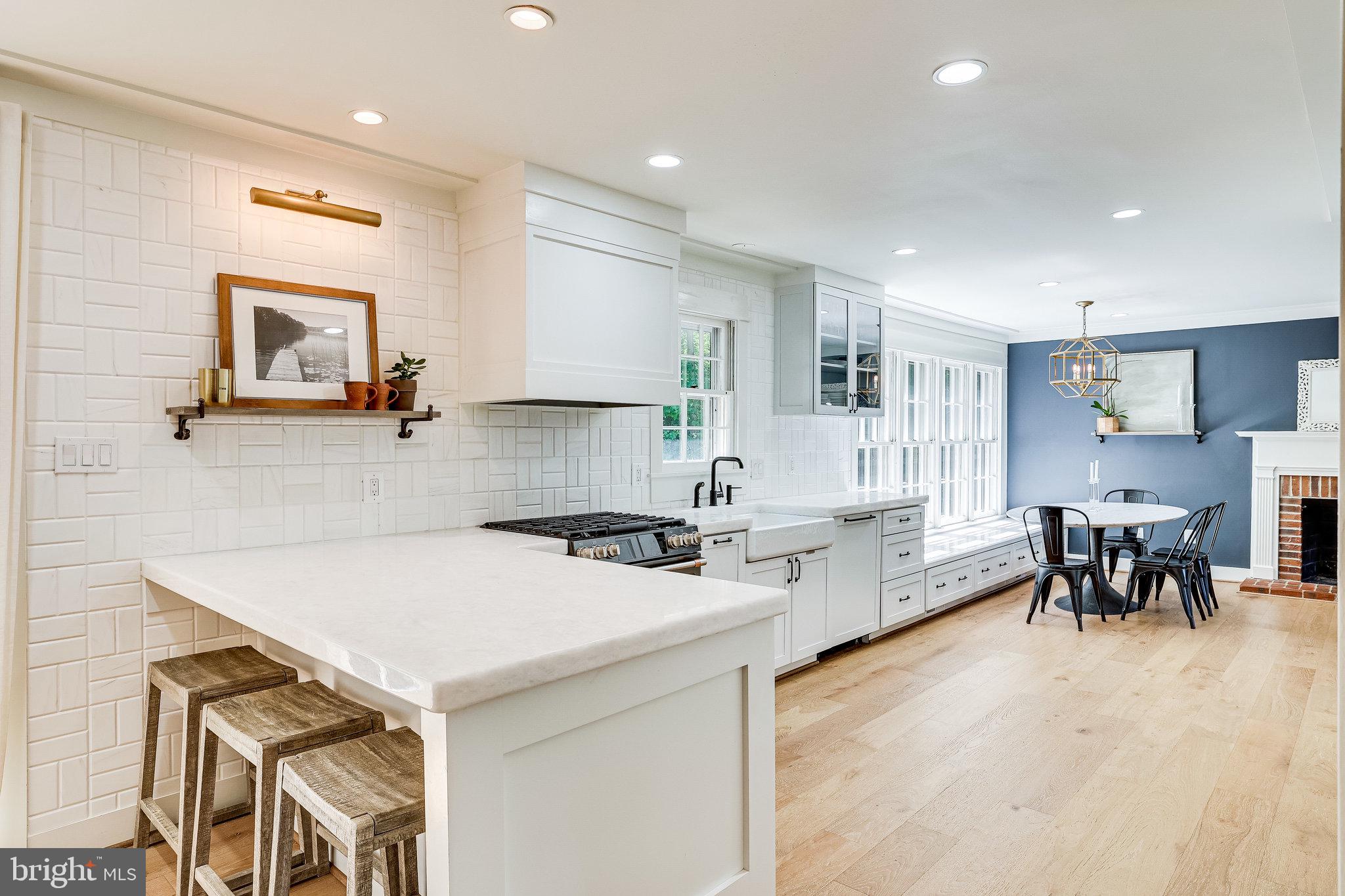 11696 Stockbridge Lane Reston, VA 20194 - Photo 17 of 76 kitchen