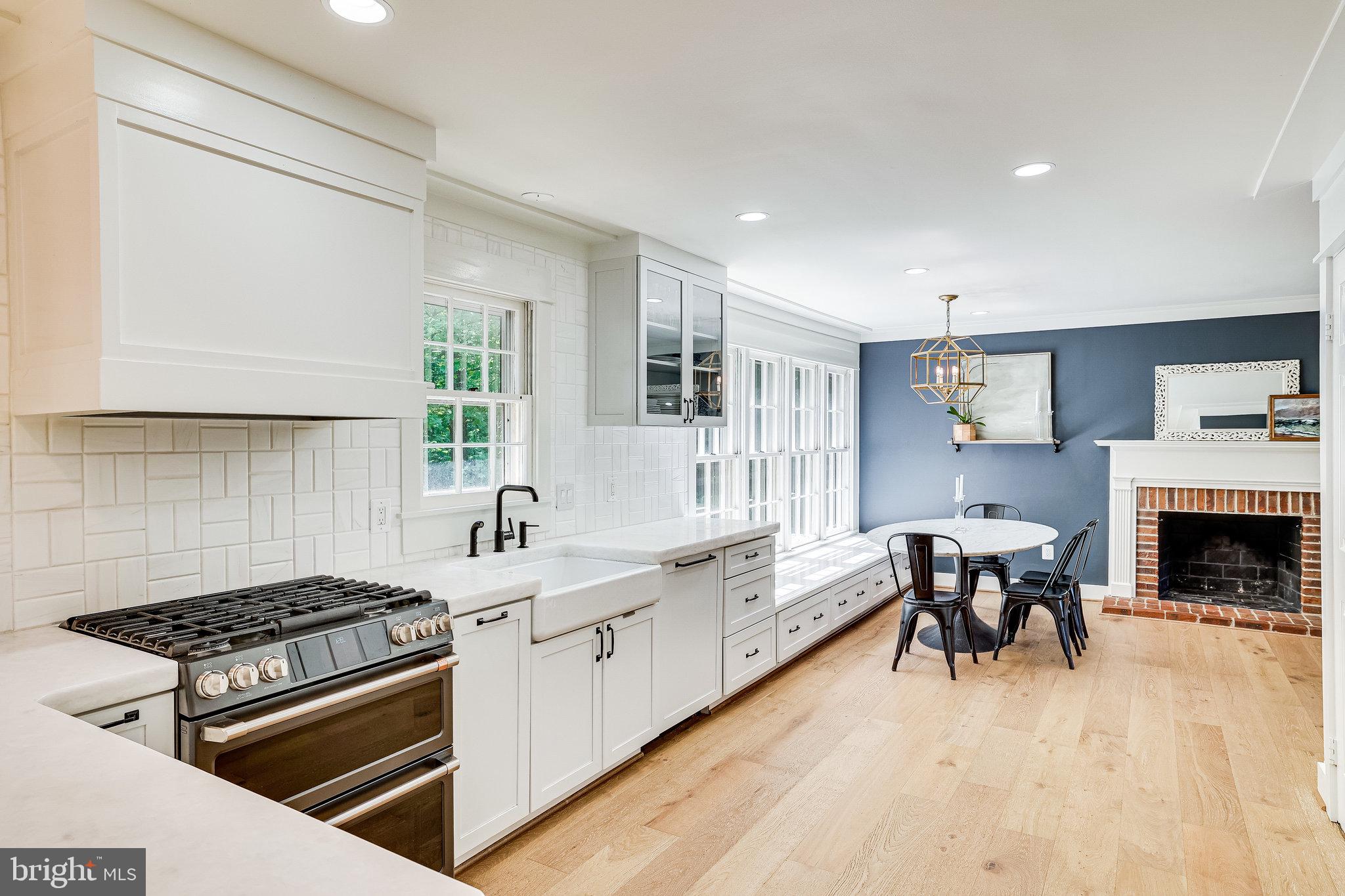 11696 Stockbridge Lane Reston, VA 20194 - Photo 18 of 76 kitchen/dining