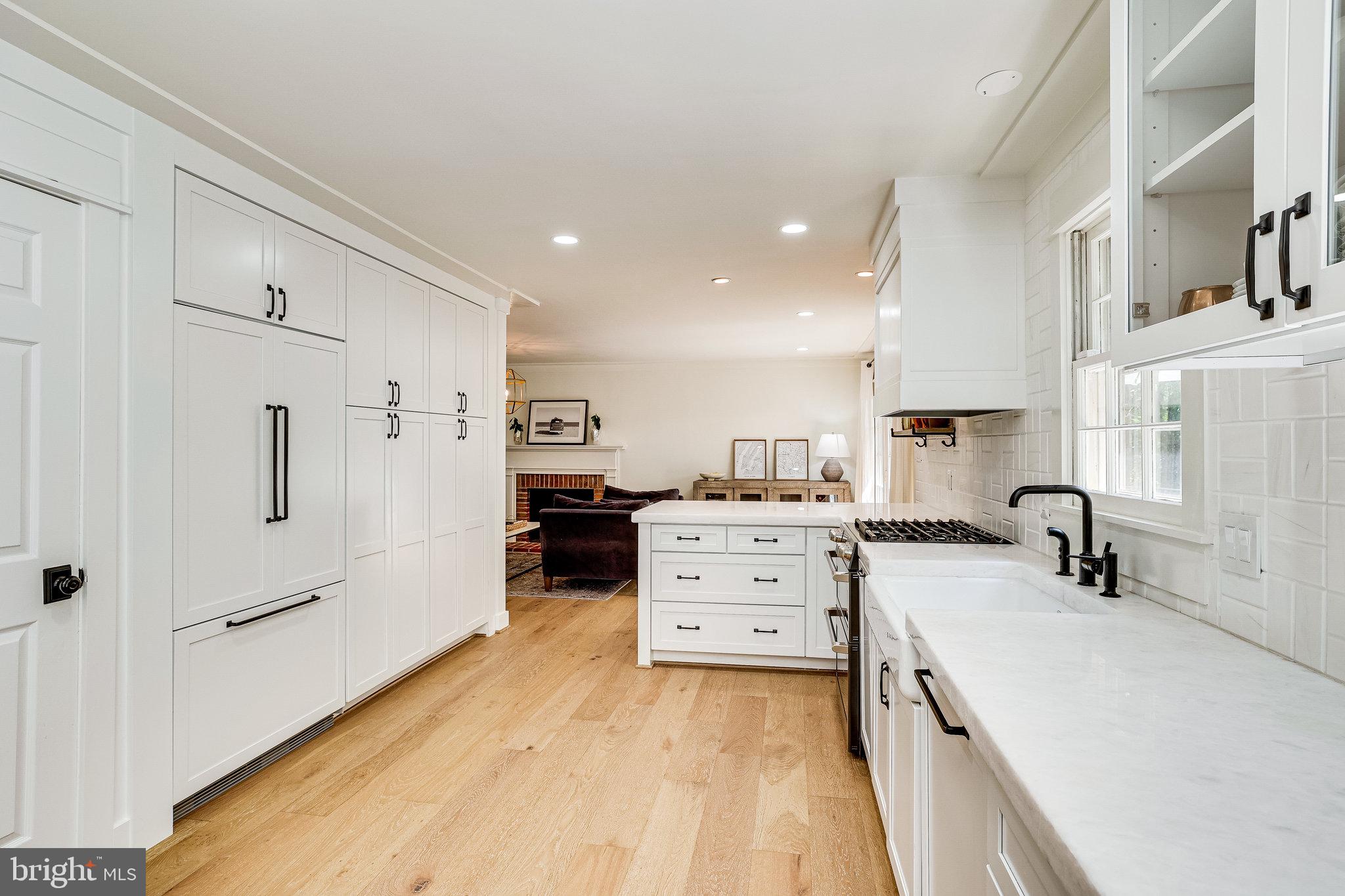 11696 Stockbridge Lane Reston, VA 20194 - Photo 22 of 76 kitchen